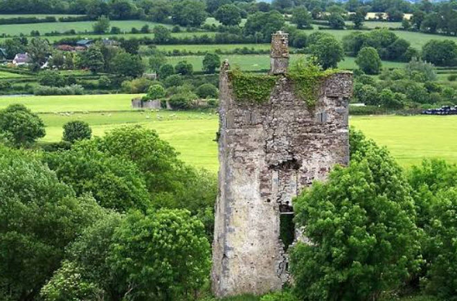 Coolnamuck Castle, Republic of Ireland, Ireland